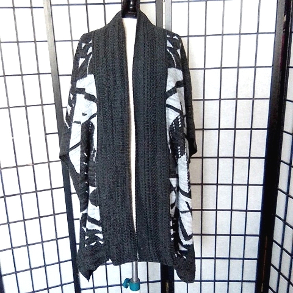 EXPRESS Sleeveless Open Front Sweater/ Vest/ Cardigan. One Size